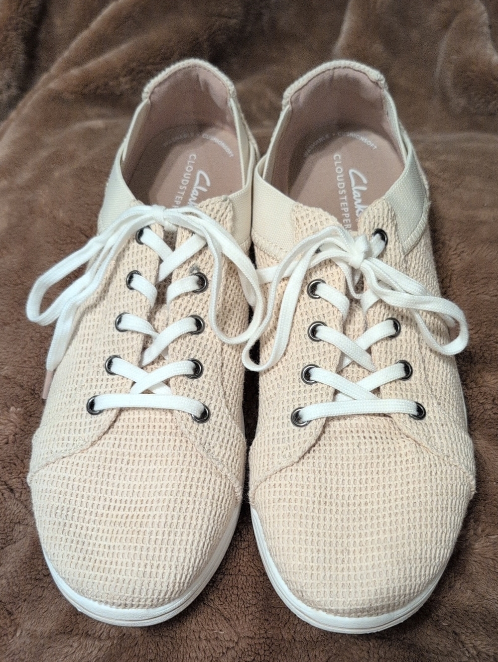 Clarks Women's Cream Knit Lace-Up Sneakers
